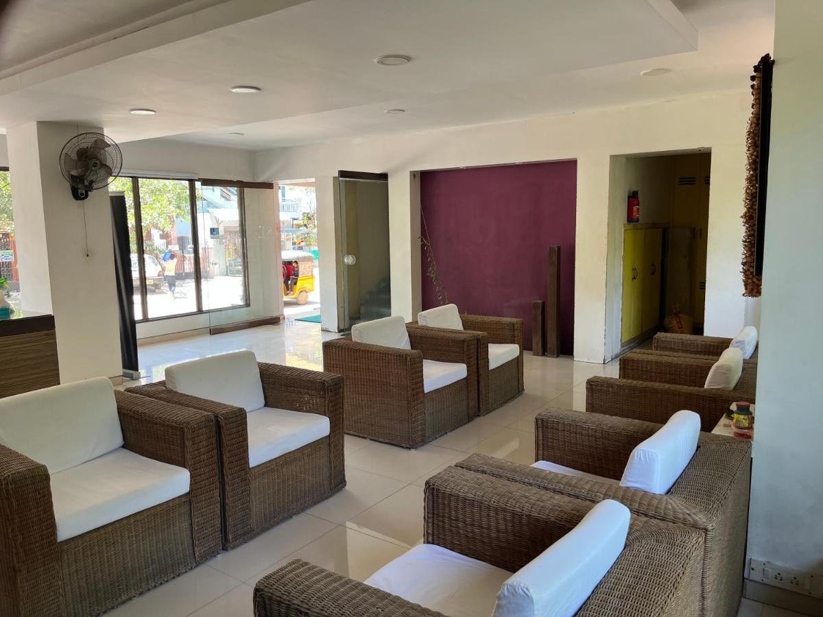 Asr Guesthouse Tirupati Esterno foto